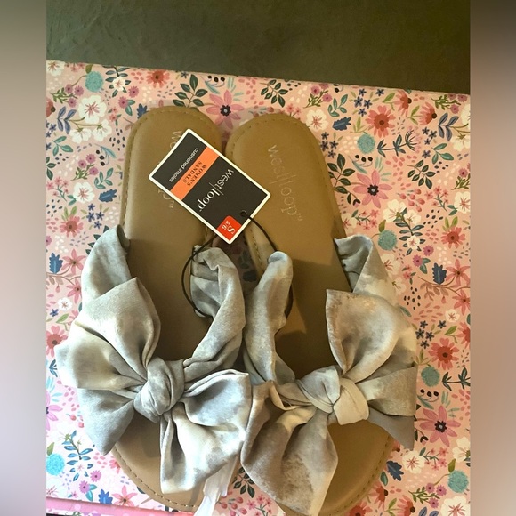 West Loop Sandals - Picture 1 of 2